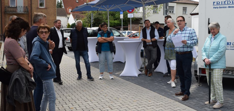 Bürgermeister Dr. Daniell Bastian informiert über die baulichen Veränderungen