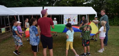 Erster Stadtrat Michael Gerheim zu Besuch bei den Ferienspielen