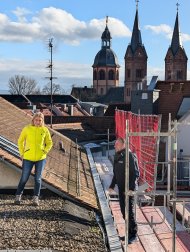 Vorbereitungen für die Photovoltaikanlage auf dem Rathausdach