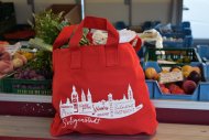 Seligenstadt Shopper am Obststand